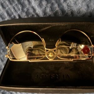 Stylish Gold Aviator Sunglasses